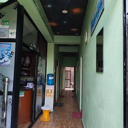 Harry Guest House & Restaurant Pokhara Zewnętrze zdjęcie