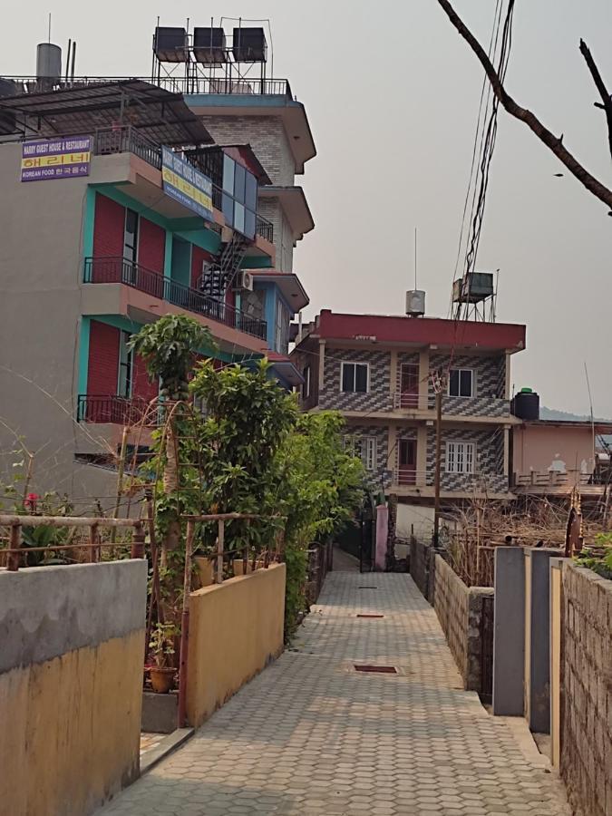 Harry Guest House & Restaurant Pokhara Zewnętrze zdjęcie