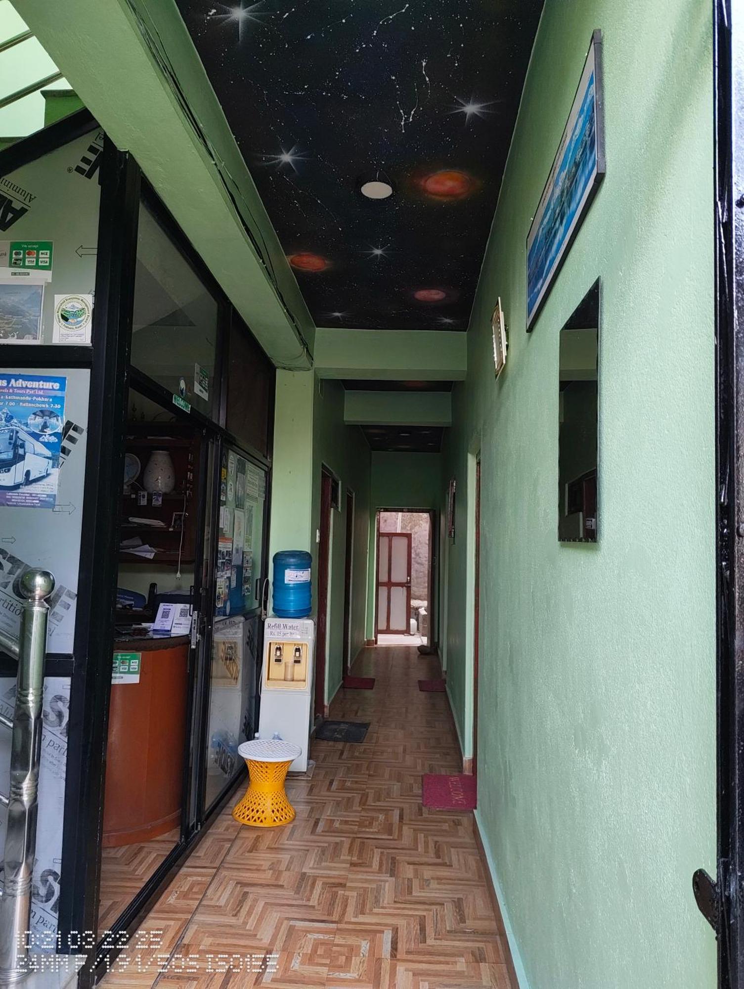 Harry Guest House & Restaurant Pokhara Zewnętrze zdjęcie