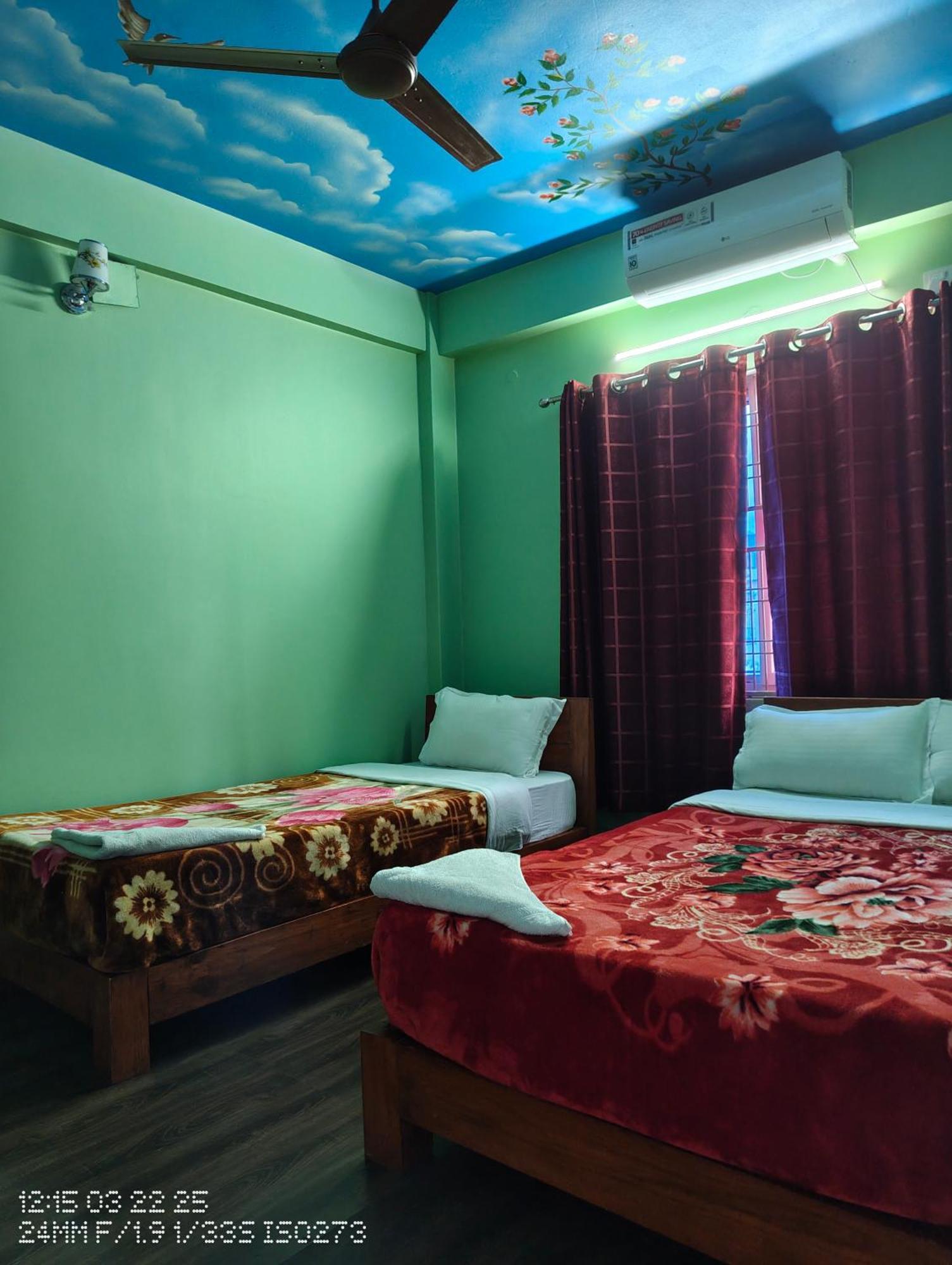 Harry Guest House & Restaurant Pokhara Pokój zdjęcie