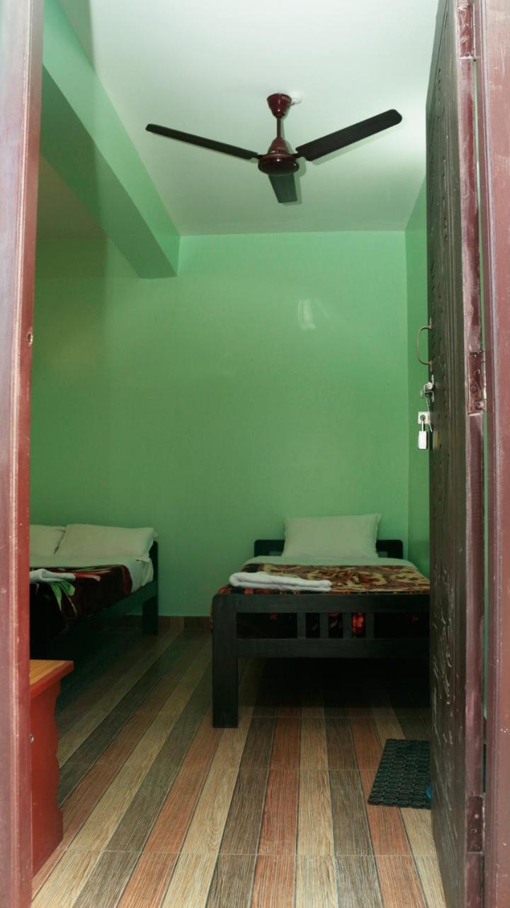 Harry Guest House & Restaurant Pokhara Zewnętrze zdjęcie