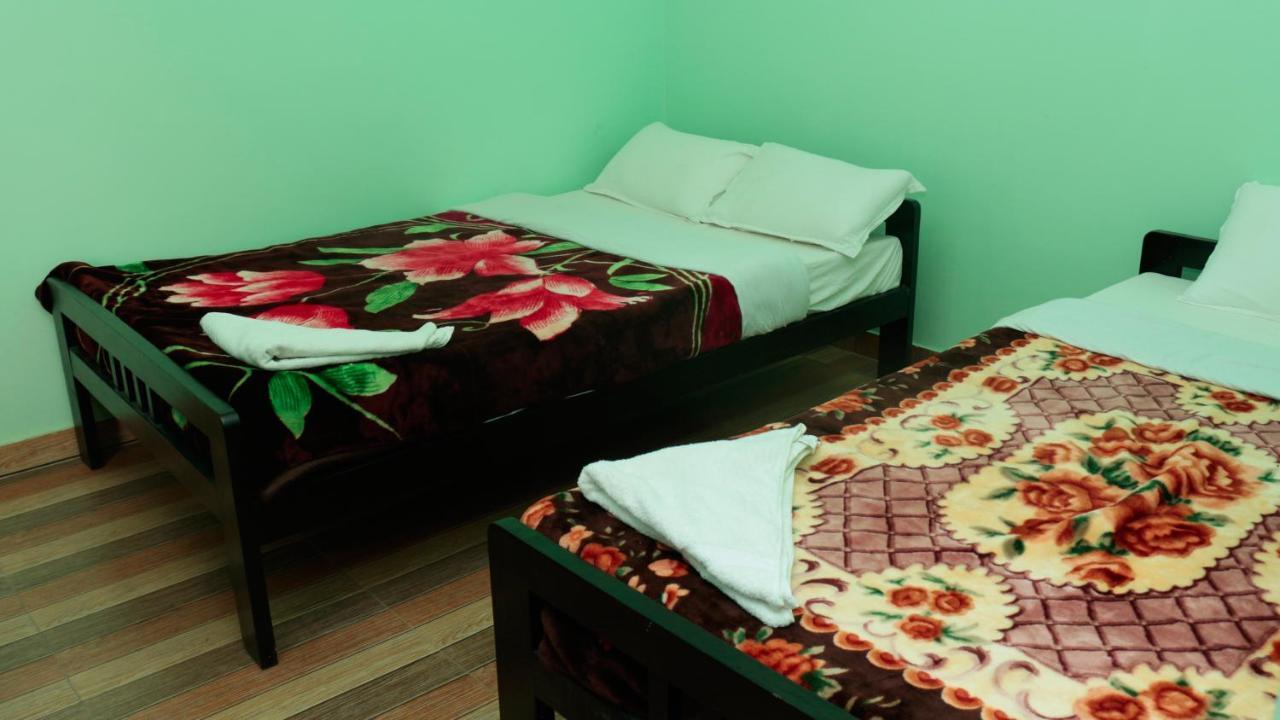 Harry Guest House & Restaurant Pokhara Zewnętrze zdjęcie