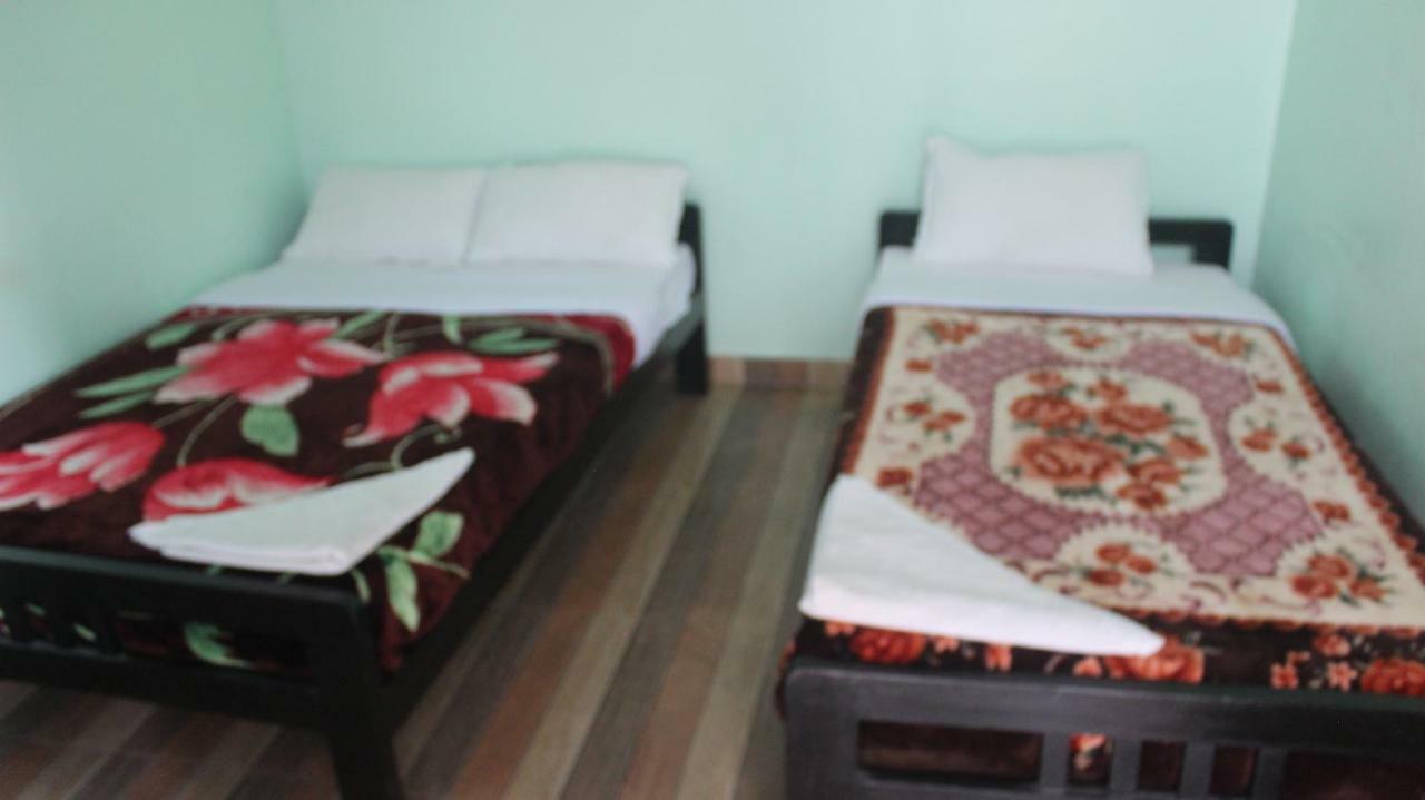 Harry Guest House & Restaurant Pokhara Zewnętrze zdjęcie