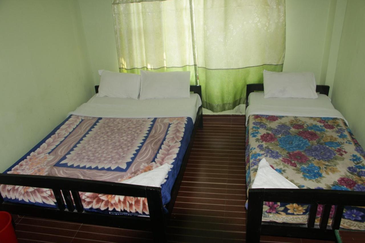Harry Guest House & Restaurant Pokhara Zewnętrze zdjęcie