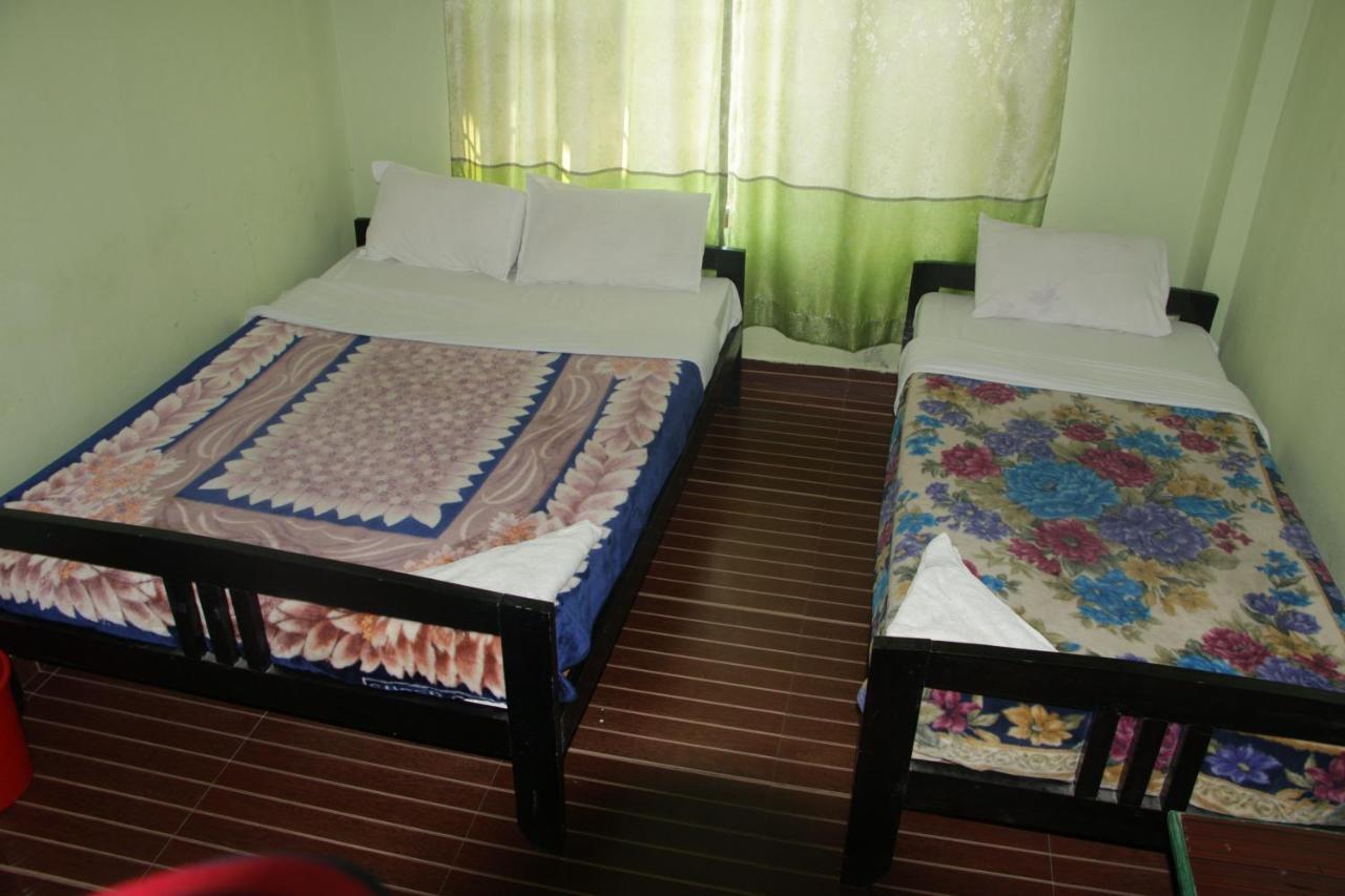 Harry Guest House & Restaurant Pokhara Zewnętrze zdjęcie